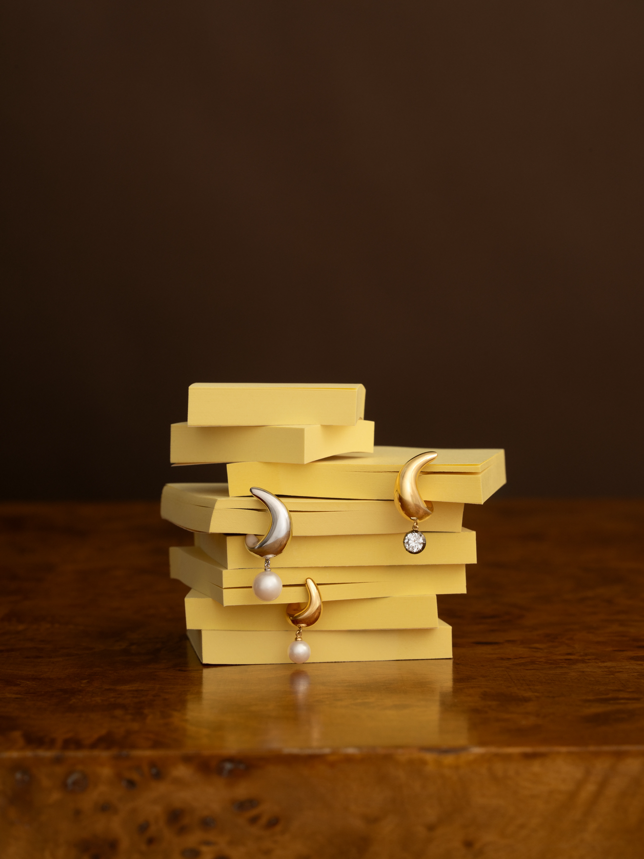 Post it notes with earrings