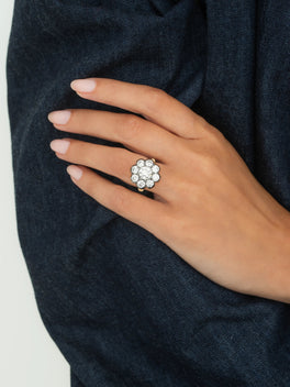 Chubby Daisy Diamond Halo Ring