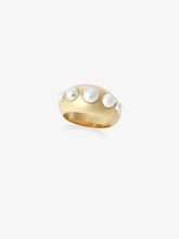 Petit Bouton Pearl Ring